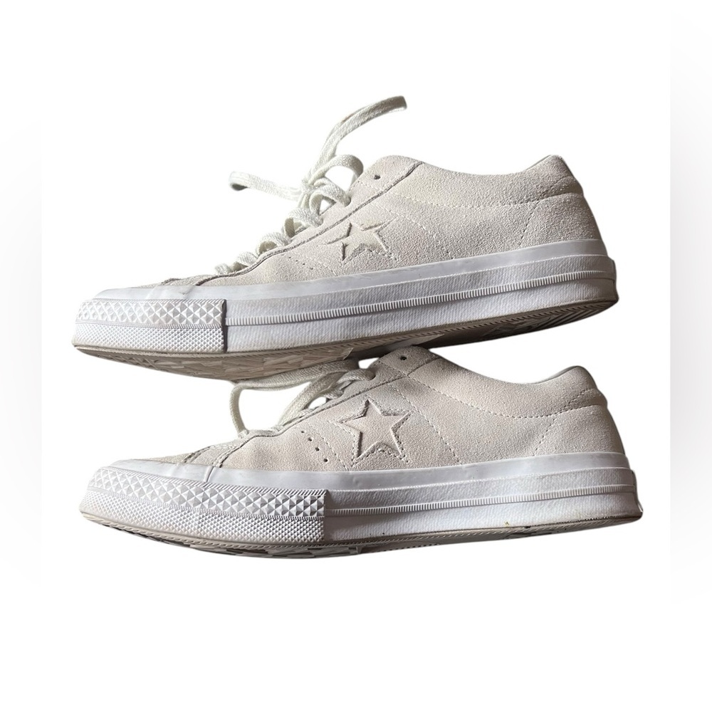 Converse All Stars, leather low top tennis shoe, size womens 9, mens 7, cream